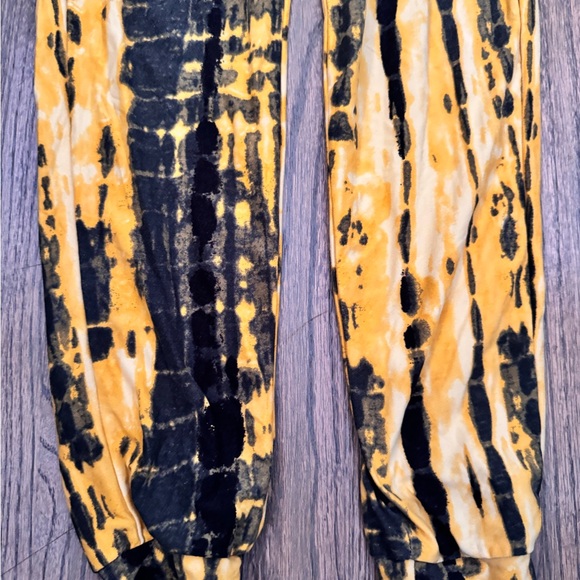 Nike Black and Yellow Tie-Dye Set - Picture 2 of 6